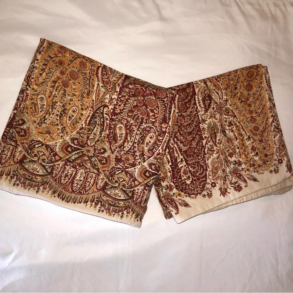 Pottery Barn Pillow Covers, Set of 2, 24 X 24, paisley floral, two sided print
